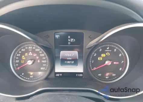 2015 Mercedes-Benz C 300 4Matic/Luxury 4Matic/Sport 4Matic z USA, uszkodzony, nr VIN 55SWF4KB1FU013315